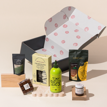 Canada Legends Gourmet Gift Basket