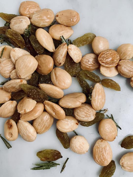 Candied Rosemary, Green Raisin, Marcona Almonds 40g